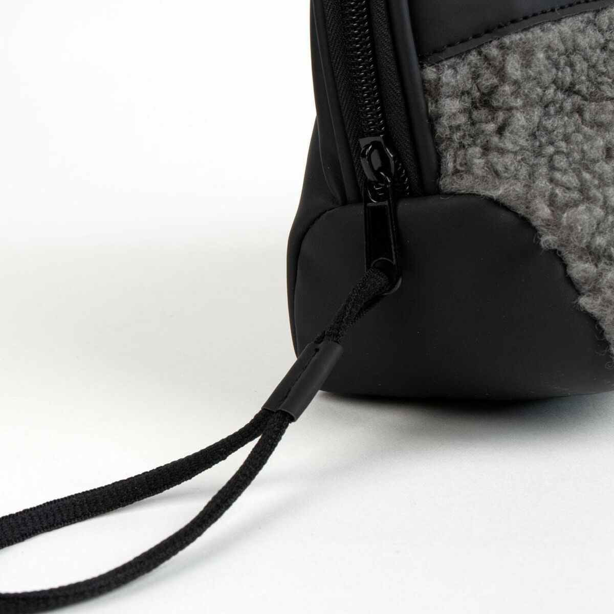 V6H128F88141F1A62E10215E115181B7335R4931650P2